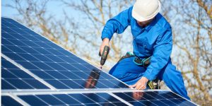 Installation Maintenance Panneaux Solaires Photovoltaïques à Ceyssac